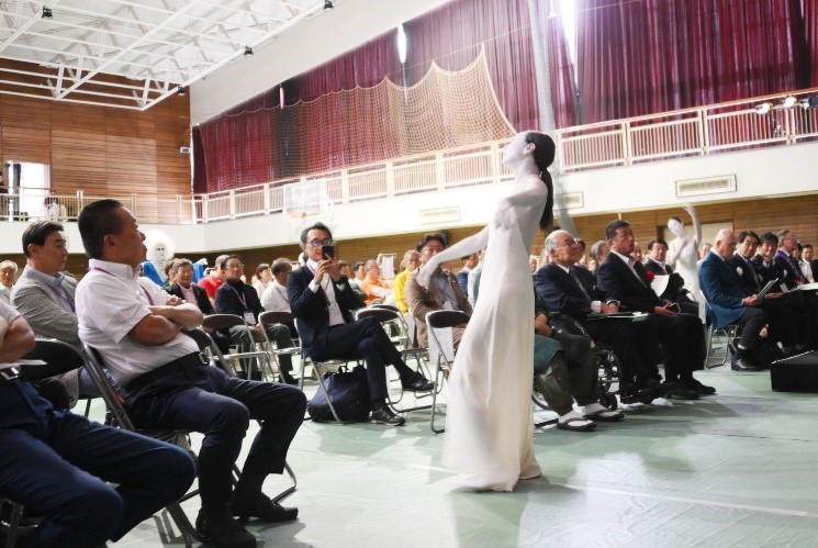 オープニングパフォーマンス